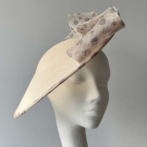 Ivory Dotted Sidesweep Hatinator