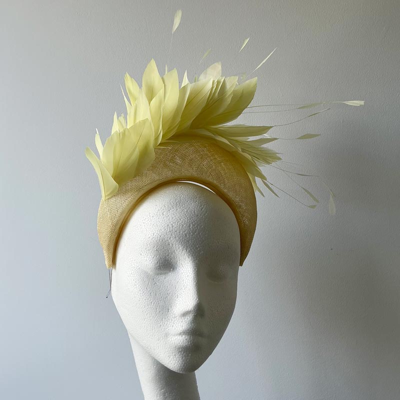 Pale lemon halo with matching feathers